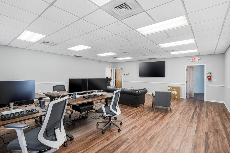 More Photos Of 801 Coopertown Rd, Delanco Industrial For Lease