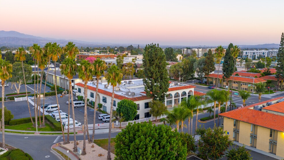 More Photos Of 2021 E 4th St, Santa Ana Office For Lease