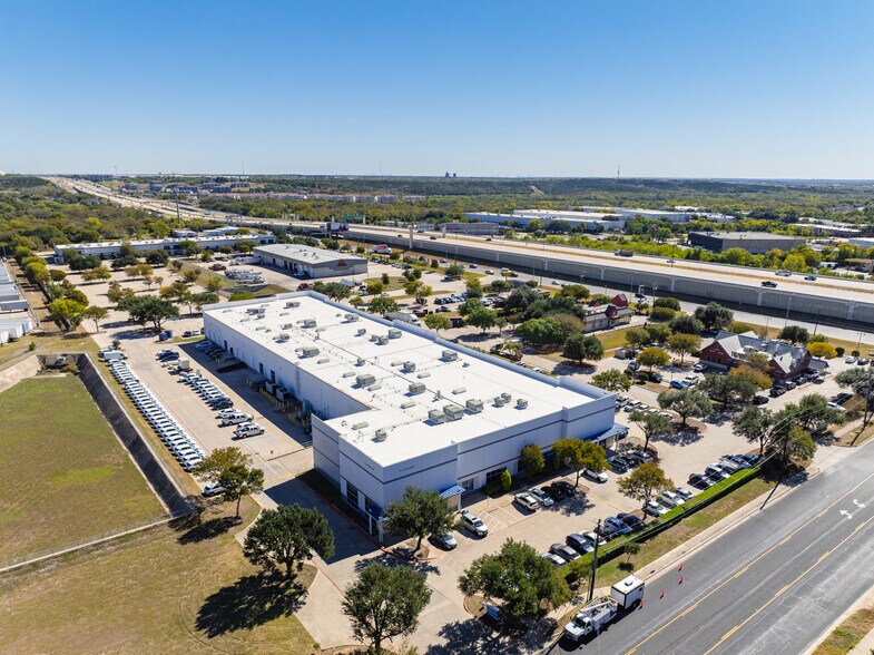 More Photos Of 8325 Tuscany Way, Austin Service For Lease