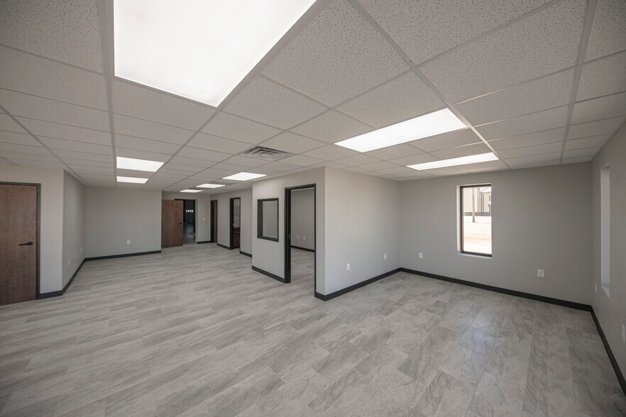 More Photos Of 16571 W Basin S, Odessa Warehouse For Sale