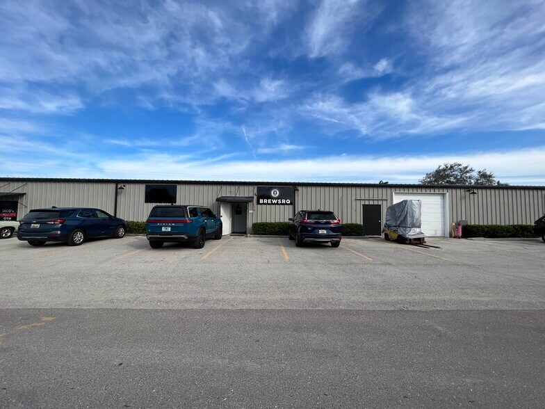 Primary Photo Of 5704-5720 Lawton Dr, Sarasota Warehouse For Lease