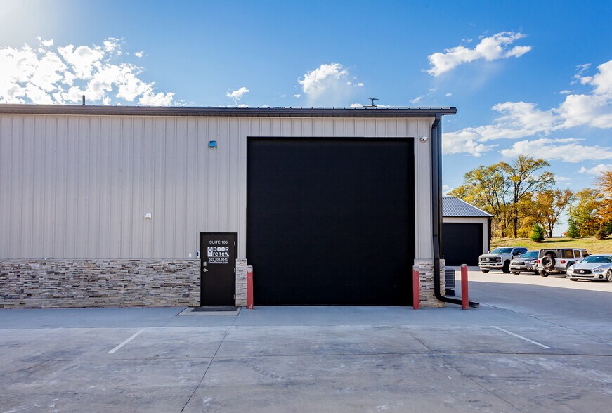 More Photos Of 7640 SW 22nd St, Des Moines Industrial For Sale