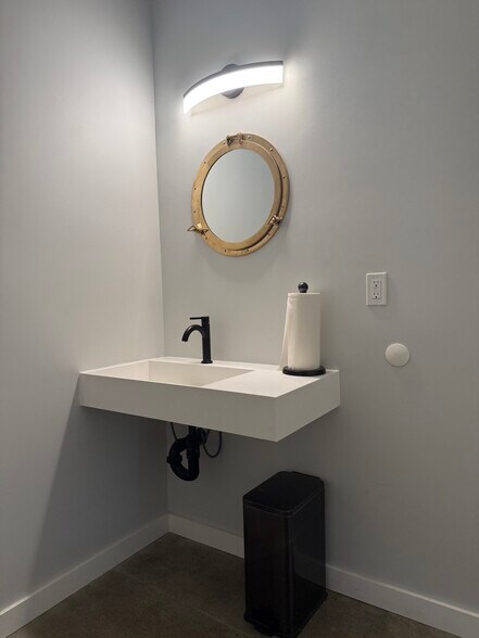 More Photos Of 502-504 N US-101 Hwy, Yachats Storefront Retail Office For Sale