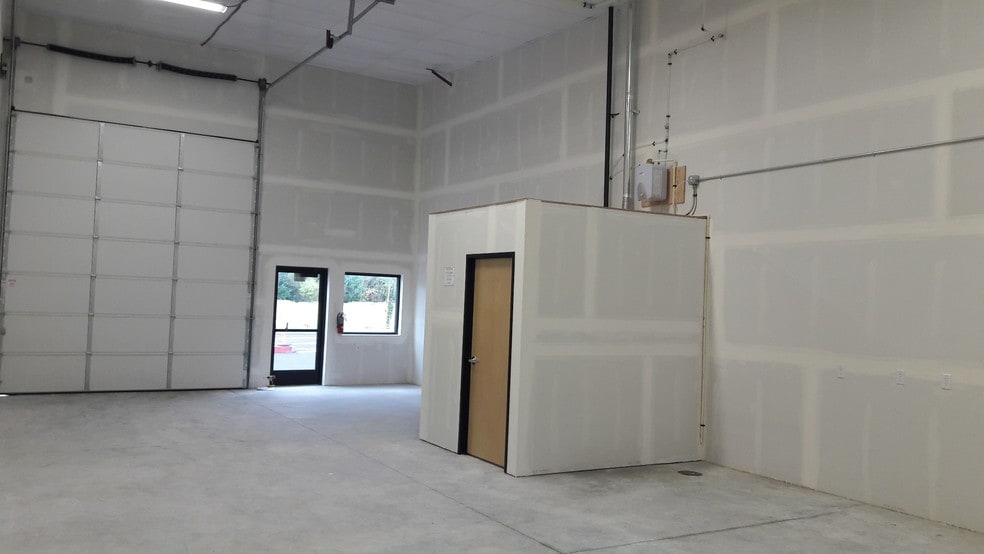 More Photos Of 5305 NE 121st Ave, Vancouver Unknown For Lease