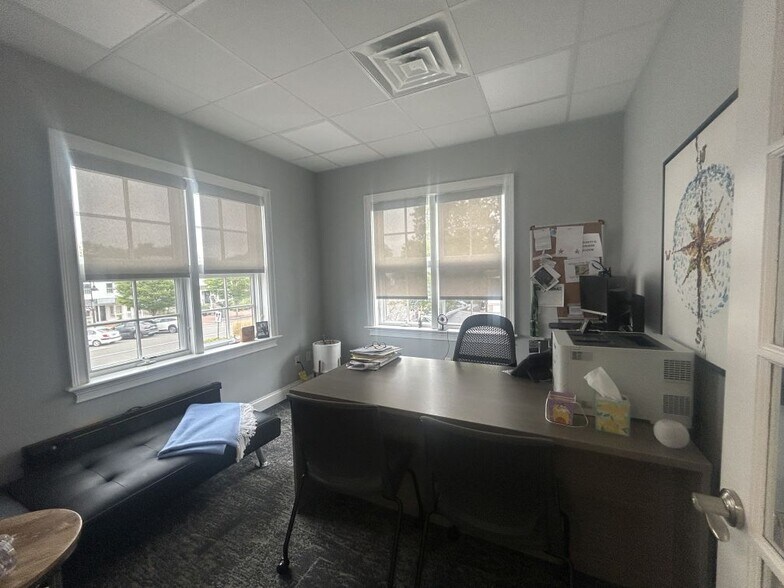 More Photos Of 670 Boston Post Rd, Madison Office For Lease