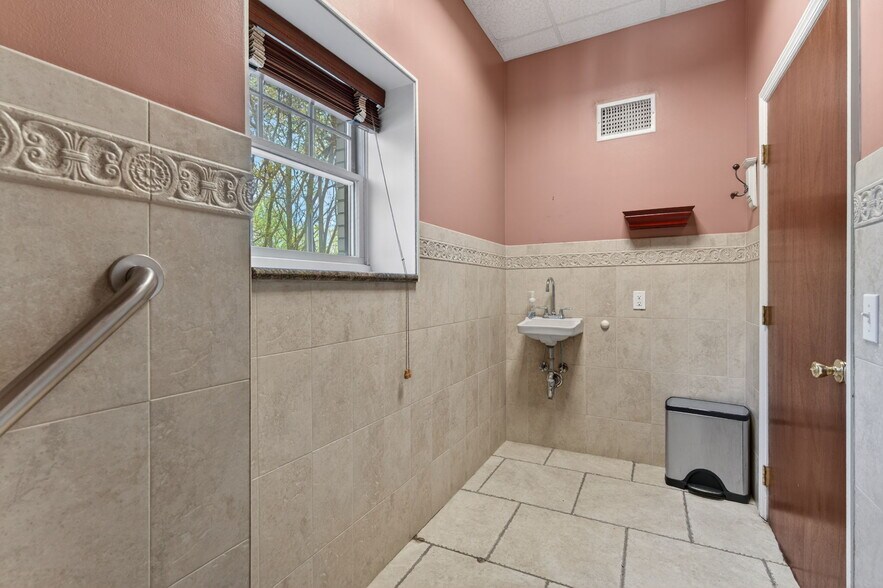 More Photos Of 655 76th St, Brooklyn Healthcare For Sale