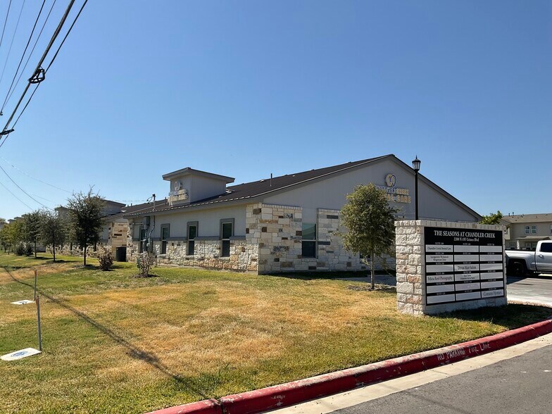 More Photos Of 2200 N A W Grimes Blvd, Round Rock Medical For Sale