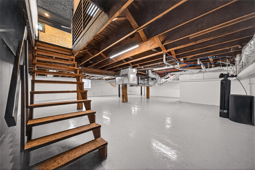 More Photos Of 614 High St, Comfort Storefront Retail Residential For Sale
