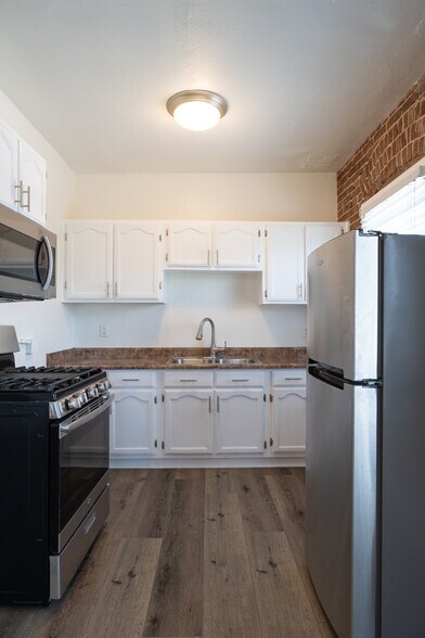 More Photos Of 1984 Park Grove Ave, Los Angeles Apartments For Sale