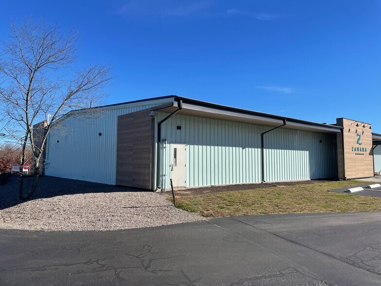 More Photos Of 70 Frank Mossberg Dr, Attleboro Warehouse For Lease