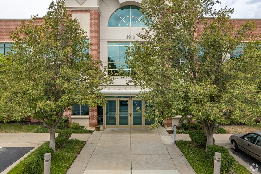 More Photos Of 4910 Corporate Centre Dr, Lawrence Office For Lease