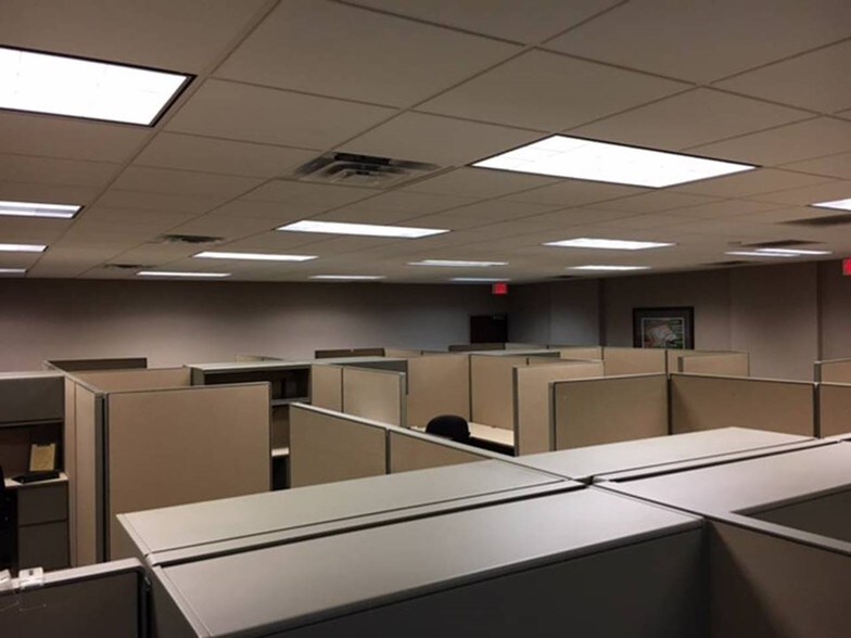 More Photos Of 3005 Business Park Dr, Norcross Office For Sale