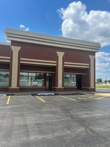Primary Photo Of 1521 N Convent St, Bourbonnais General Retail For Lease