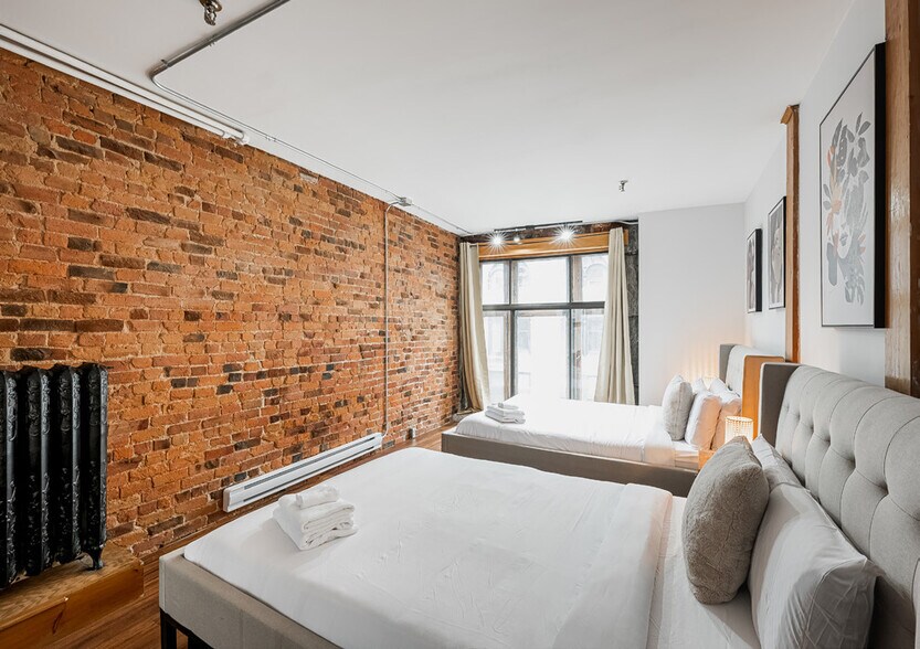 More Photos Of 225-227 Saint-Paul Rue O, Montréal Apartments For Sale