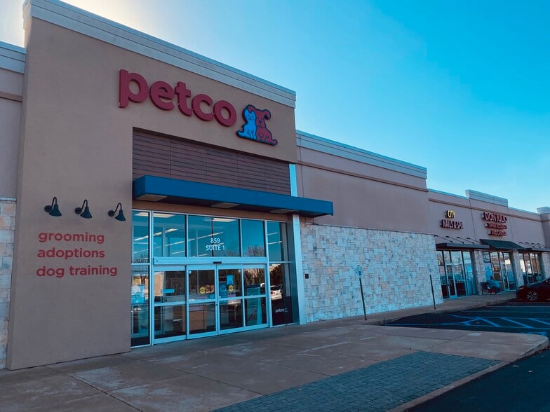 More Photos Of 3978 N Gloster St, Tupelo Storefront For Lease