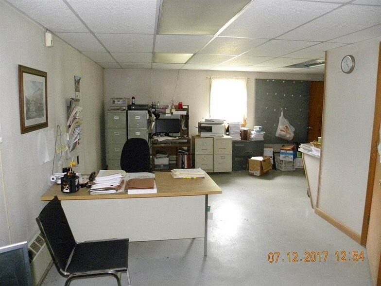 More Photos Of 303 Willoughby Ave, Orleans Freestanding For Sale