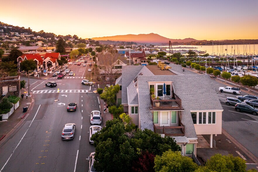 More Photos Of 900 Bridgeway, Sausalito Medical For Sale