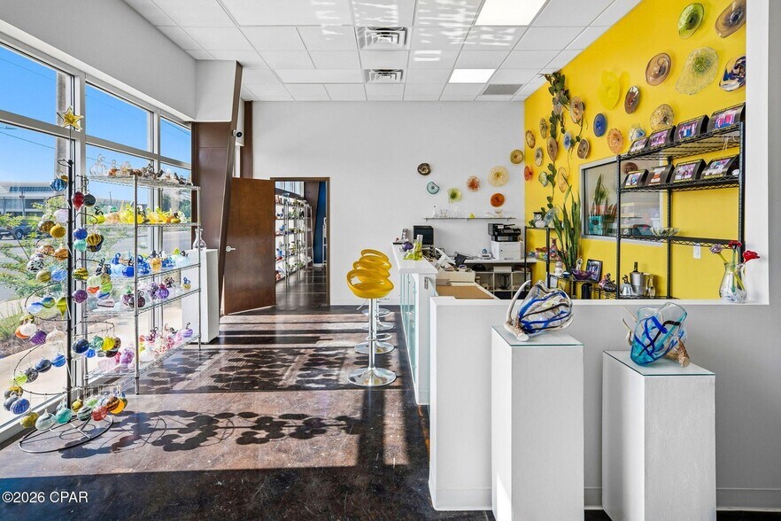 More Photos Of 1331 Harrison Ave, Panama City Showroom For Sale