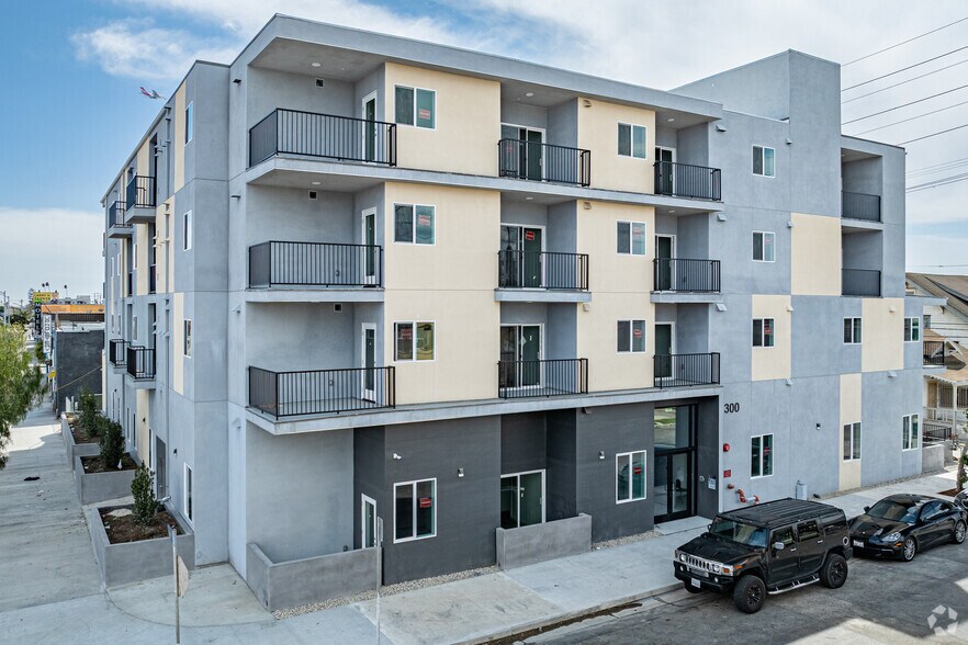 More Photos Of 300 W 60th St, Los Angeles Apartments For Sale