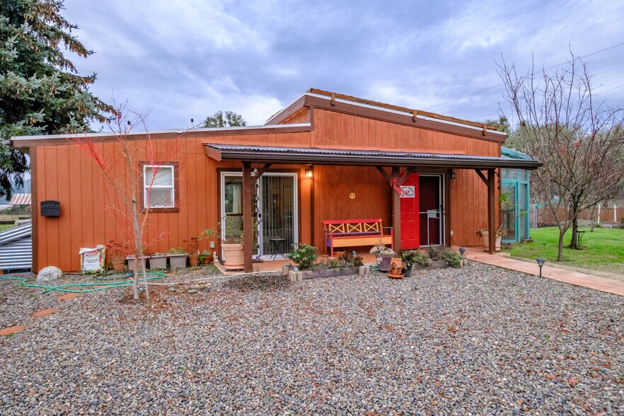 More Photos Of 909 Curry Rd, Roseburg Specialty For Sale