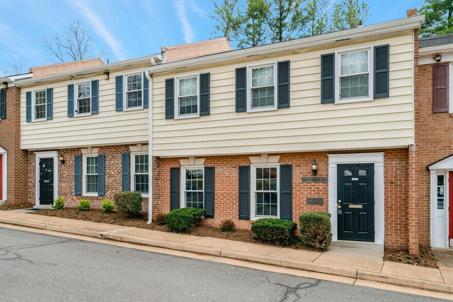 More Photos Of 7297 US-29, Falls Church Office For Sale