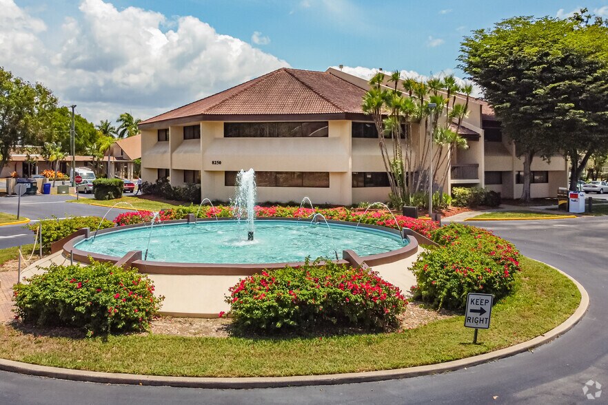 More Photos Of 8250-8270 College Pky, Fort Myers Office For Lease