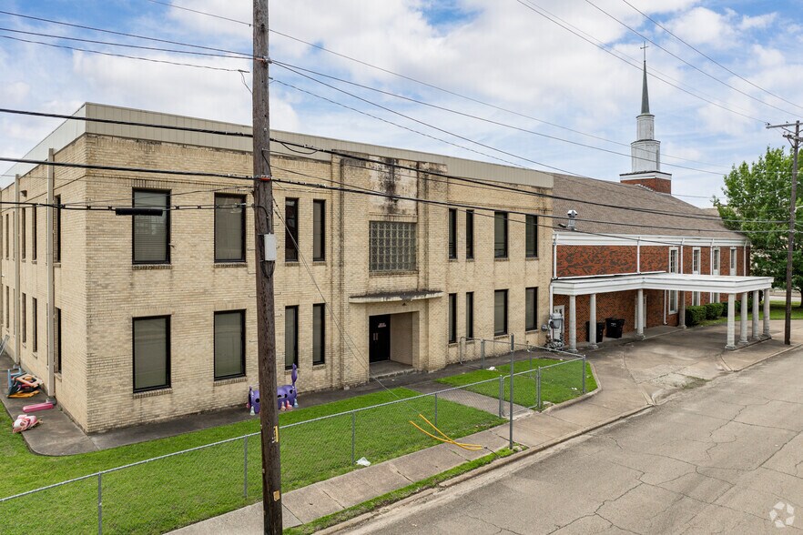 More Photos Of 2703 Wesley St, Greenville Religious Facility For Sale