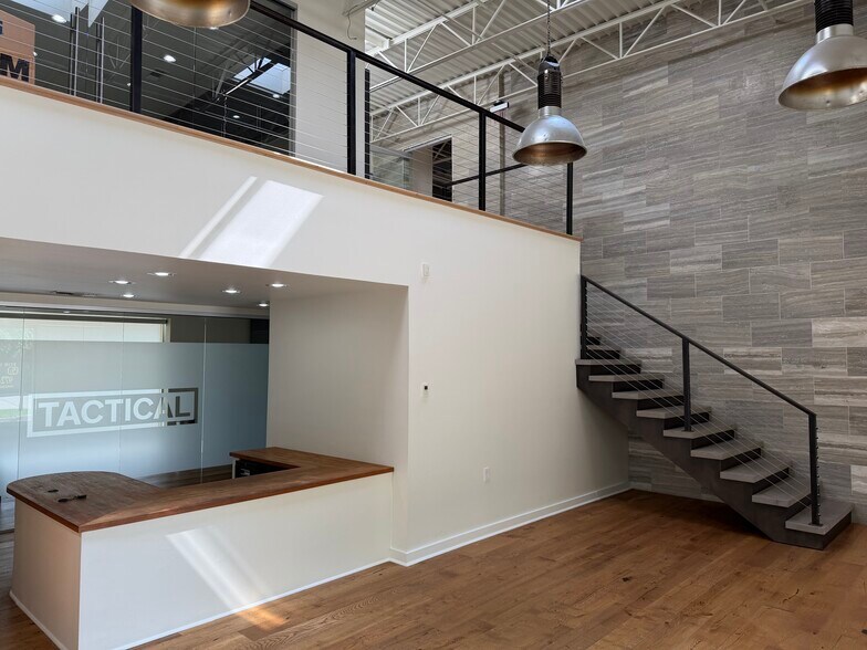 More Photos Of 2441 Pecan St, Carrollton Industrial For Lease