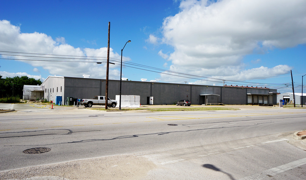 Primary Photo Of 601 W 2nd St, Taylor Warehouse For Lease