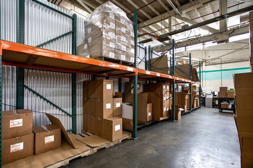 More Photos Of 3341 75th Ave, Landover Warehouse For Lease