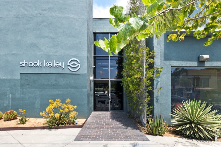 More Photos Of 5735 Melrose Ave, Los Angeles Loft Creative Space For Sale