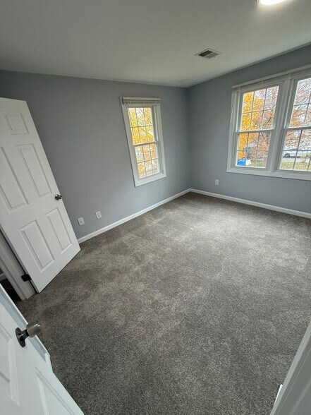 More Photos Of 10-26 Saratoga Ave, Pawtucket Apartments For Sale