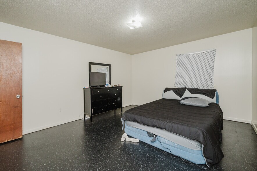 More Photos Of , Birmingham Multifamily For Sale