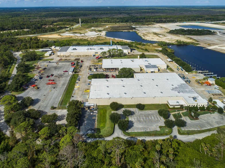 More Photos Of 1958 Unsinkable St, Flagler Beach Manufacturing For Sale