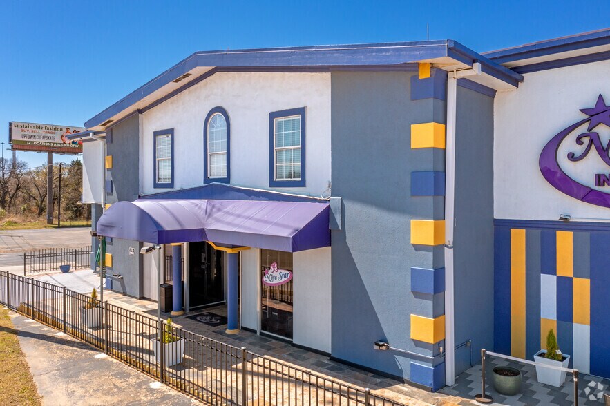 More Photos Of 1175 N Watson Rd, Arlington Hotel For Sale