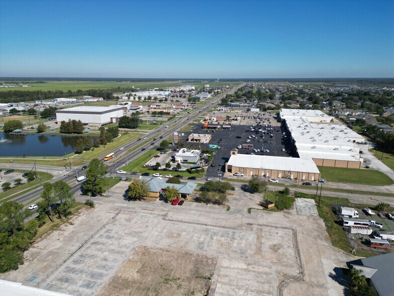 More Photos Of 203 N Canal Blvd, Thibodaux Land For Sale