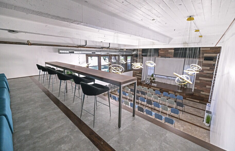 More Photos Of 2030 Alameda Padre Serra, Santa Barbara Office For Lease