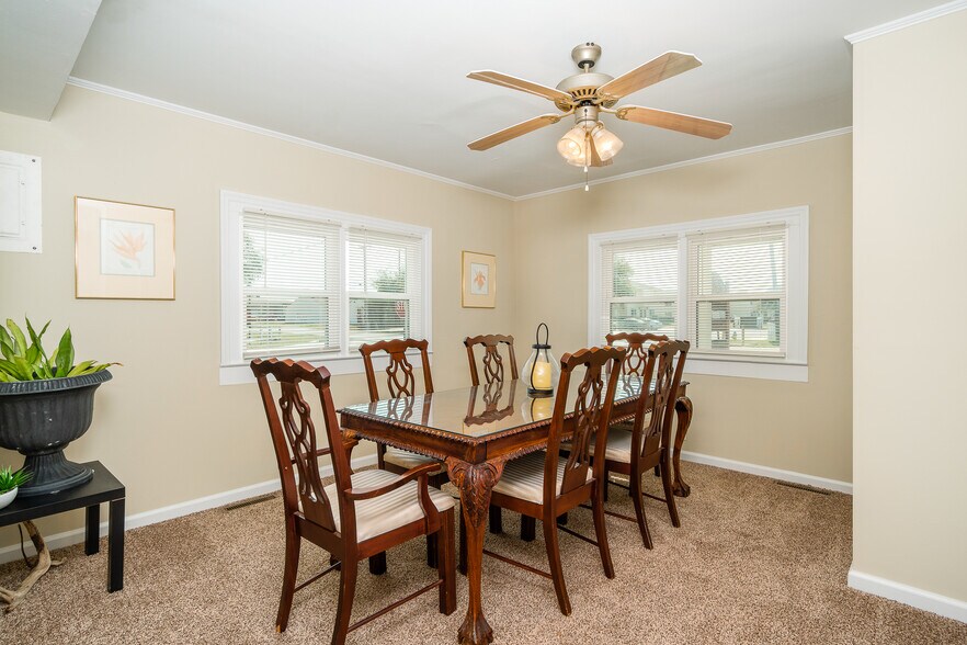 More Photos Of 1113 Lennoxville Rd, Beaufort Loft Creative Space For Sale