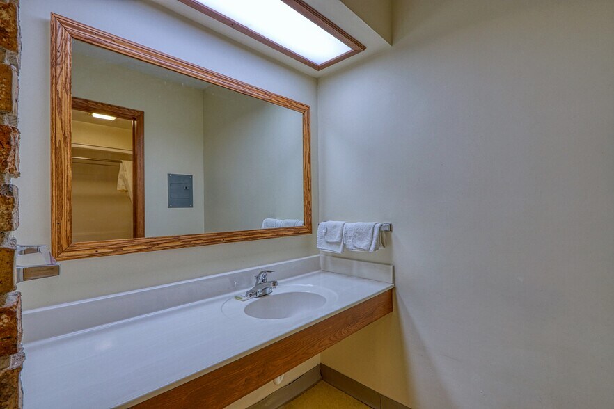 More Photos Of 726 S Highway 35, Saint Croix Falls Hotel For Sale