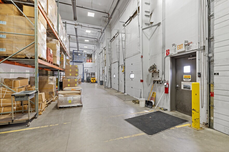 More Photos Of 275 Manhattan South Rd, Manhattan Warehouse For Sale