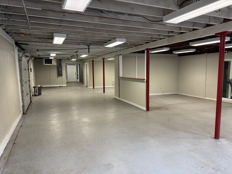More Photos Of 14 Emily Rd, Broad Brook Industrial For Sale