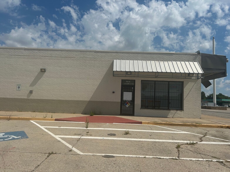 More Photos Of 1701 N Portland Ave, Oklahoma City Flex For Sale