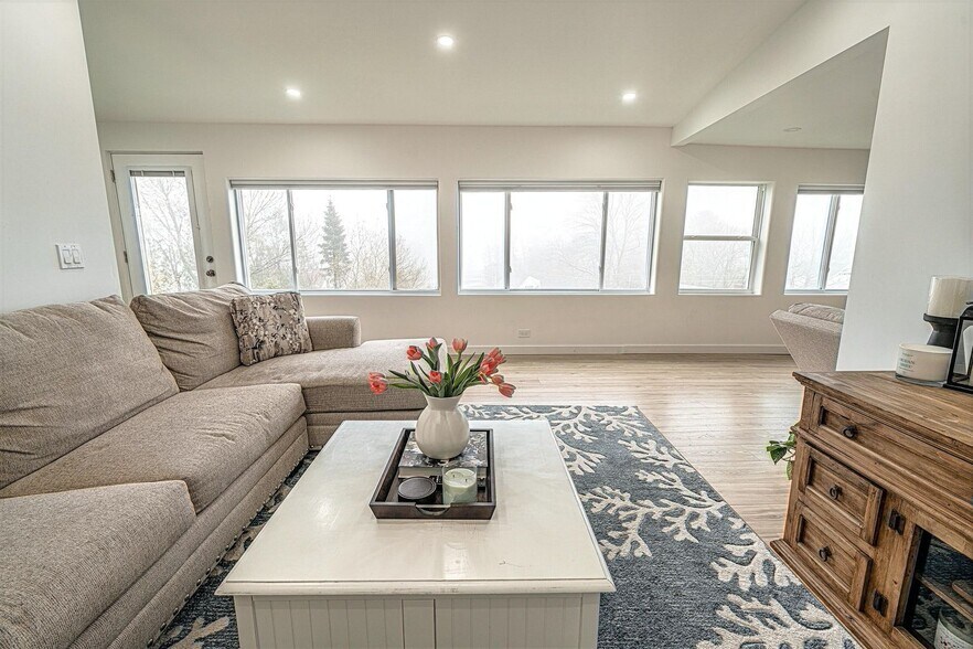 More Photos Of 37-39 E Main St, Searsport Storefront Retail Office For Sale