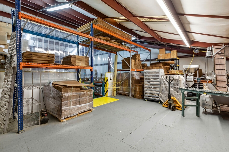 More Photos Of 3653 Regent Blvd, Jacksonville Warehouse For Sale
