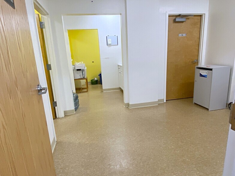 More Photos Of 281 Cambridge St, Burlington Medical For Lease