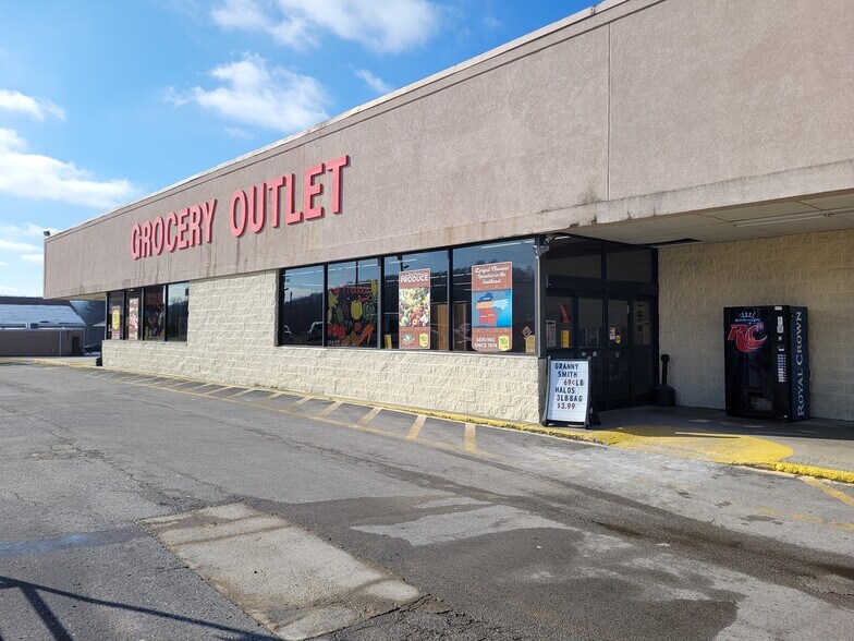 More Photos Of 508 Ruritan Rd, Harriman Supermarket For Sale