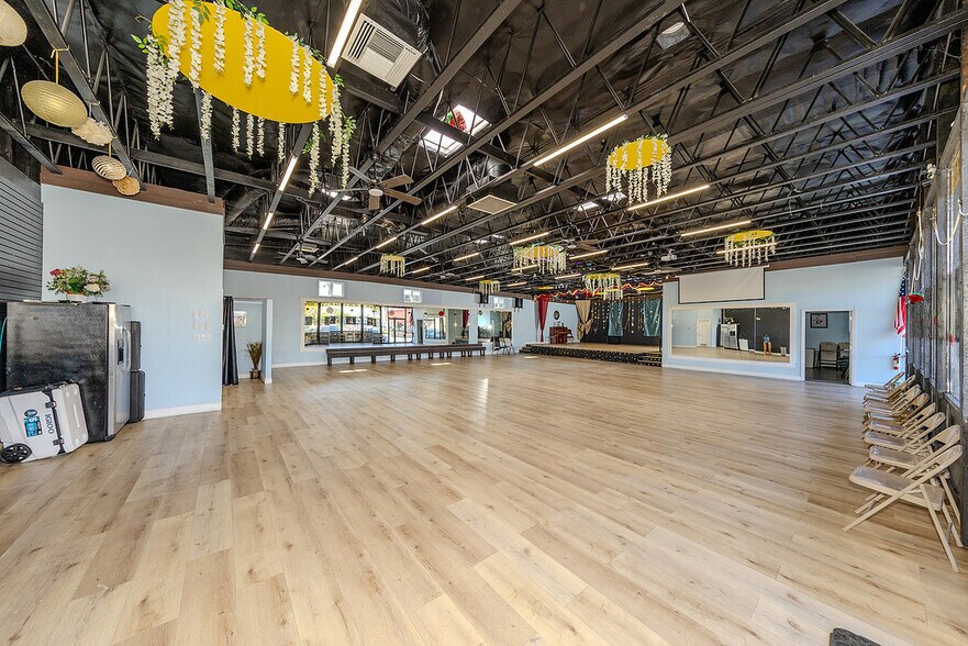 More Photos Of 6908-6916 Warner Ave, Huntington Beach Freestanding For Sale