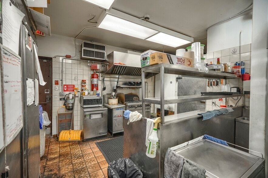 More Photos Of 369 Keele St, Toronto Restaurant For Lease