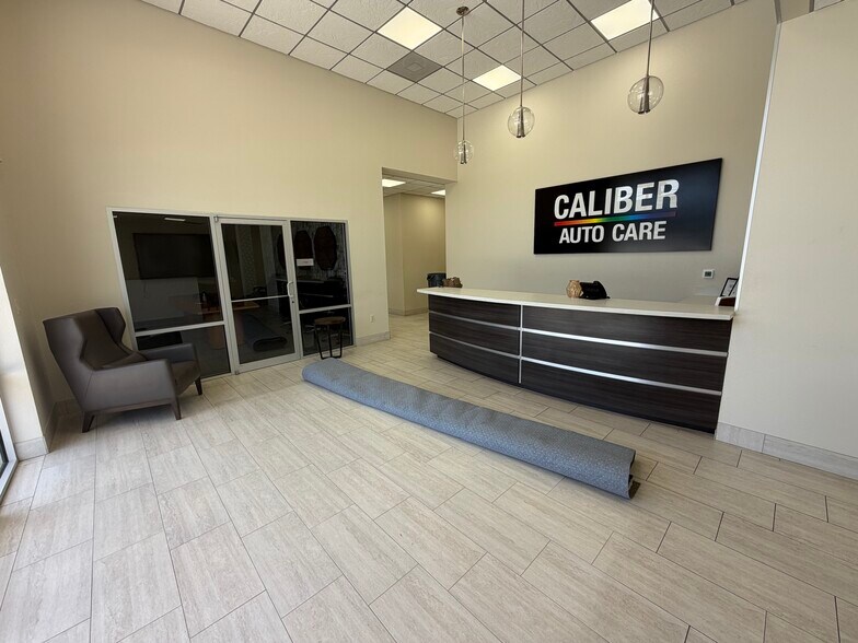 More Photos Of 4022 Louetta Rd, Spring Auto Dealership For Lease