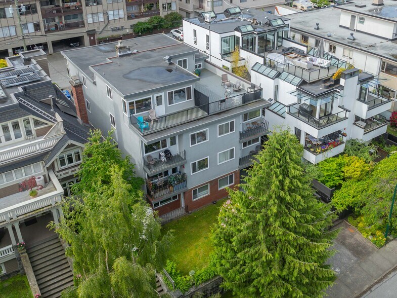 More Photos Of 2464 W 1st Ave, Vancouver Apartments For Sale